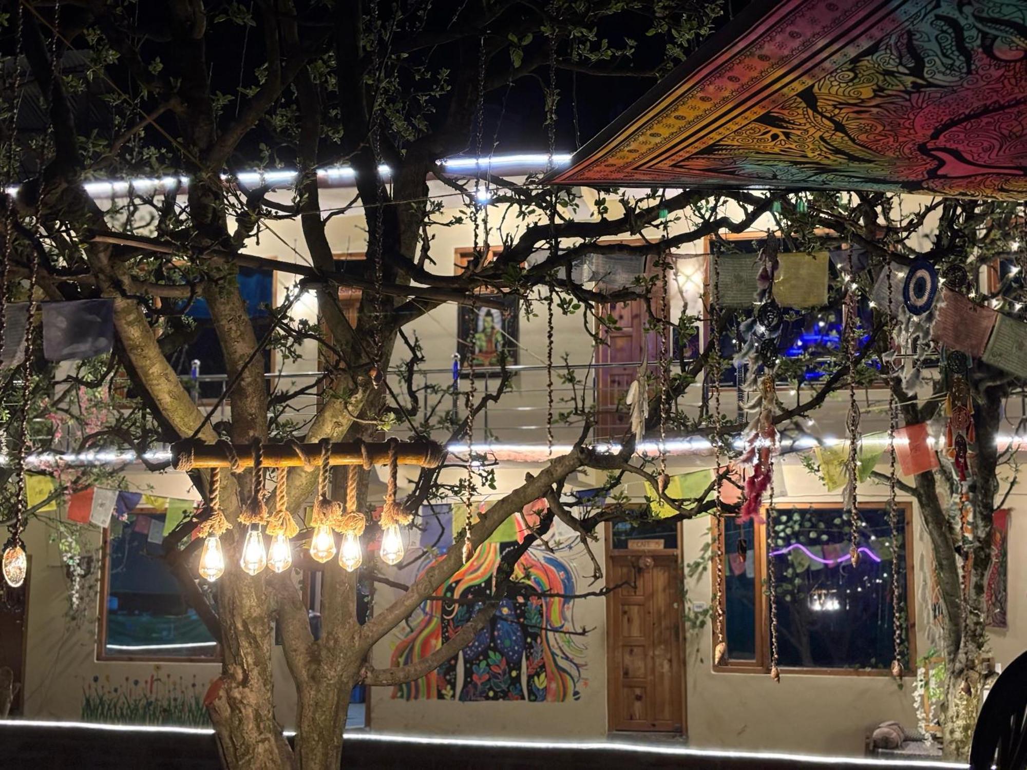 Shalom Guesthouse And Cafe Kalgha Exterior foto